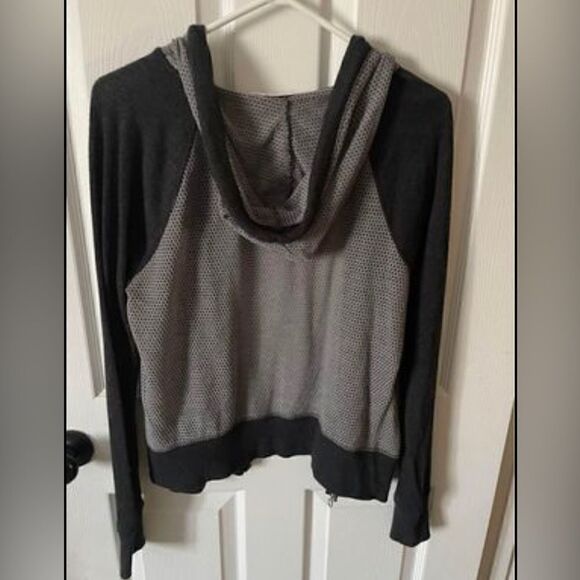 Gray lightweight hooded sweater  - Picture 3 of 3